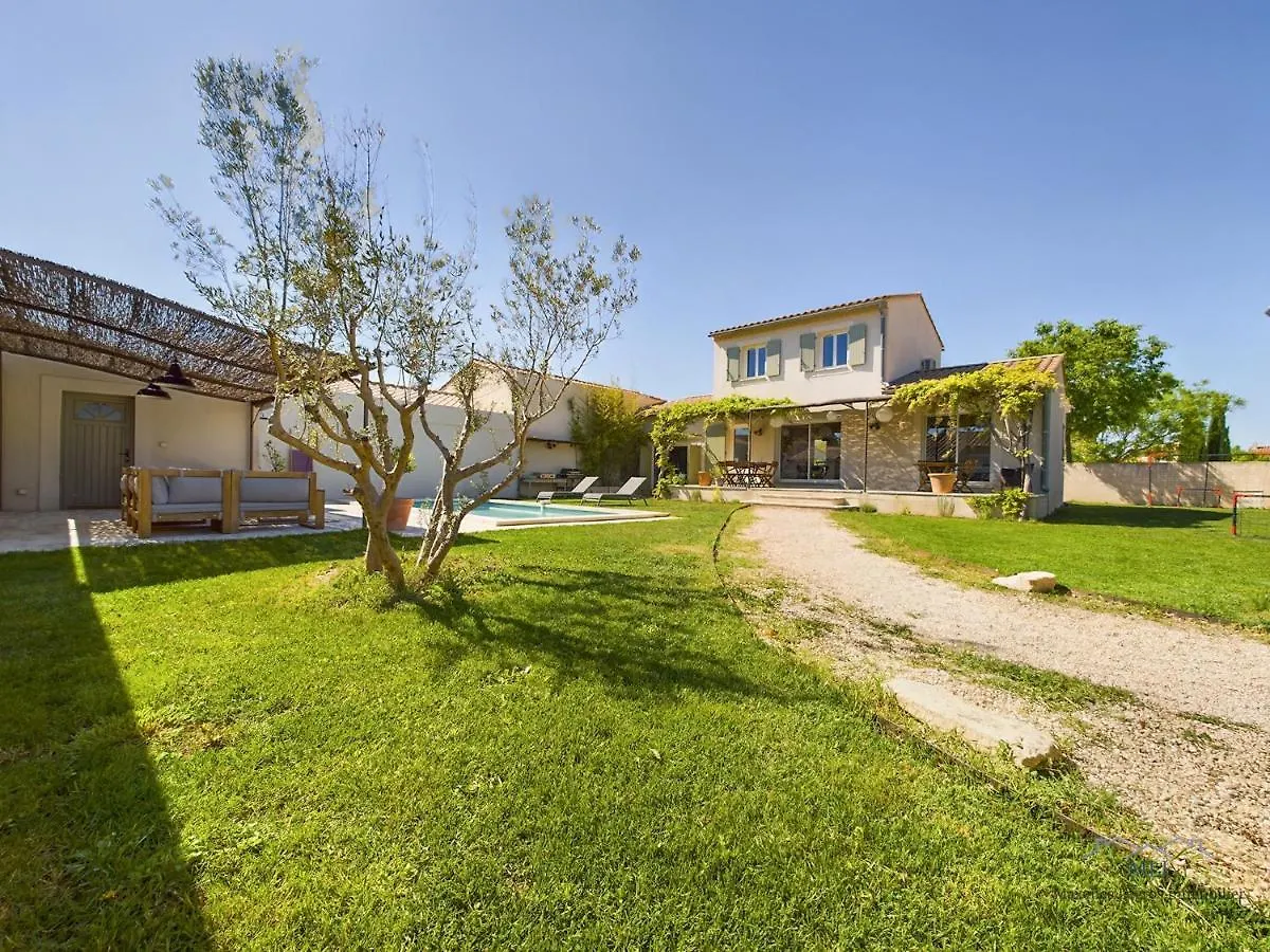 Villa Calisse, 6 Personnes A Maillane France