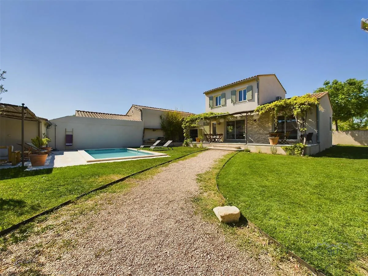 Villa Calisse, 6 Personnes A Maillane 0*,  France