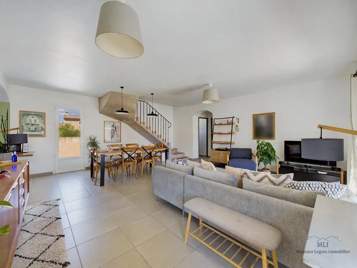 Villa Calisse, 6 Personnes A Maillane 0*,  France